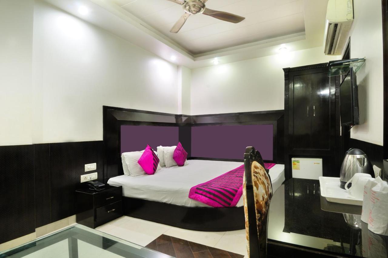 The Bonlon Inn-Near Blk Hospital เดลี ภายนอก รูปภาพ