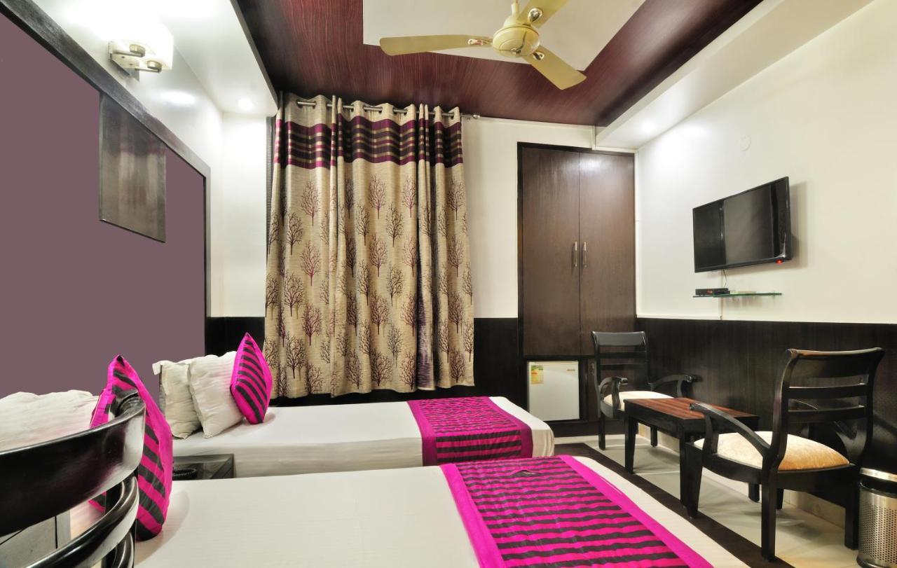 The Bonlon Inn-Near Blk Hospital เดลี ภายนอก รูปภาพ