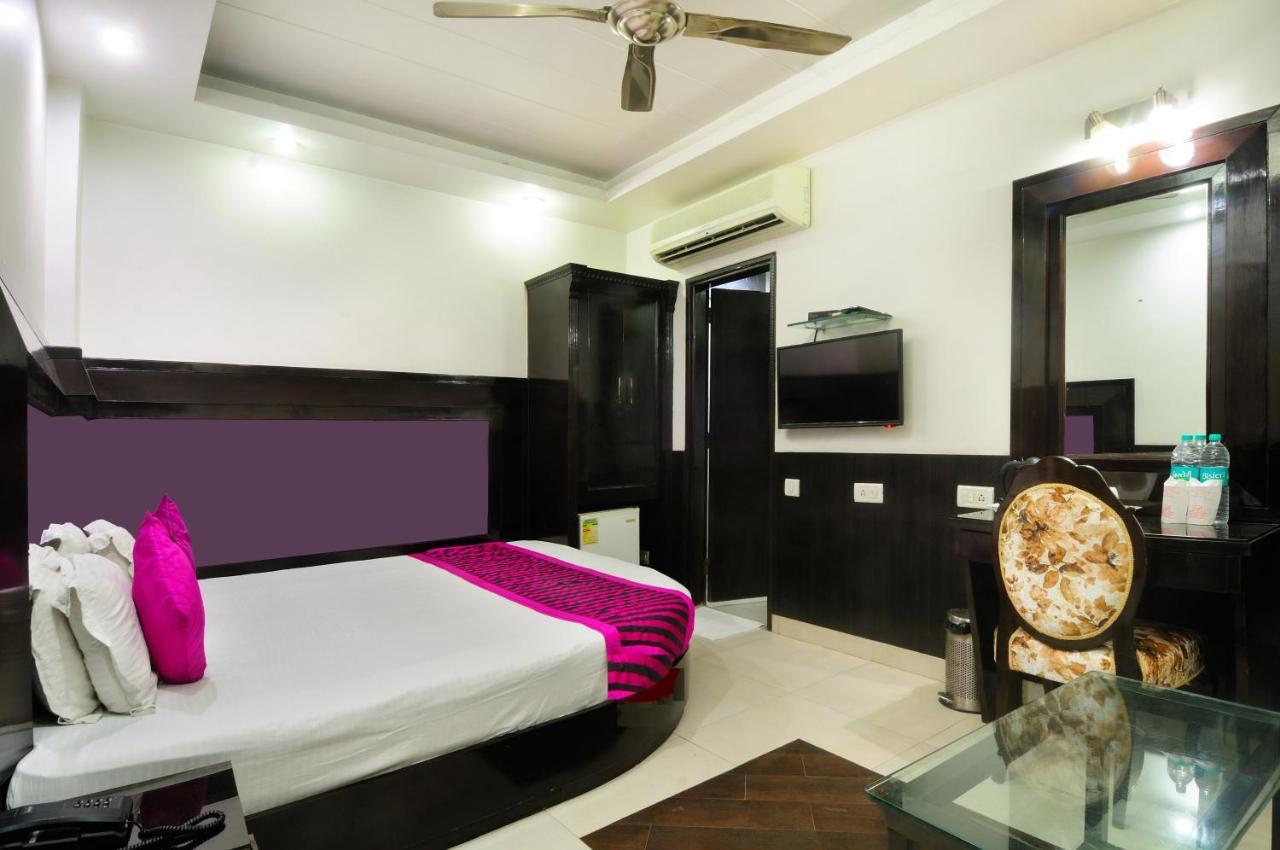 The Bonlon Inn-Near Blk Hospital เดลี ภายนอก รูปภาพ